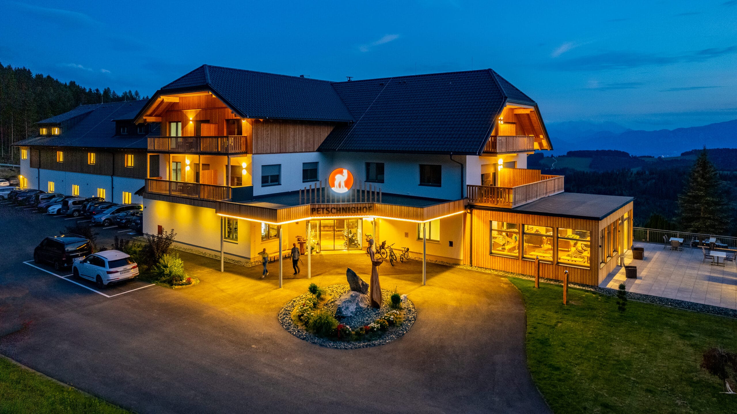 Familienresort Petschnighof bei Nacht, Familienhotel und Kinderhotel in den Bergen